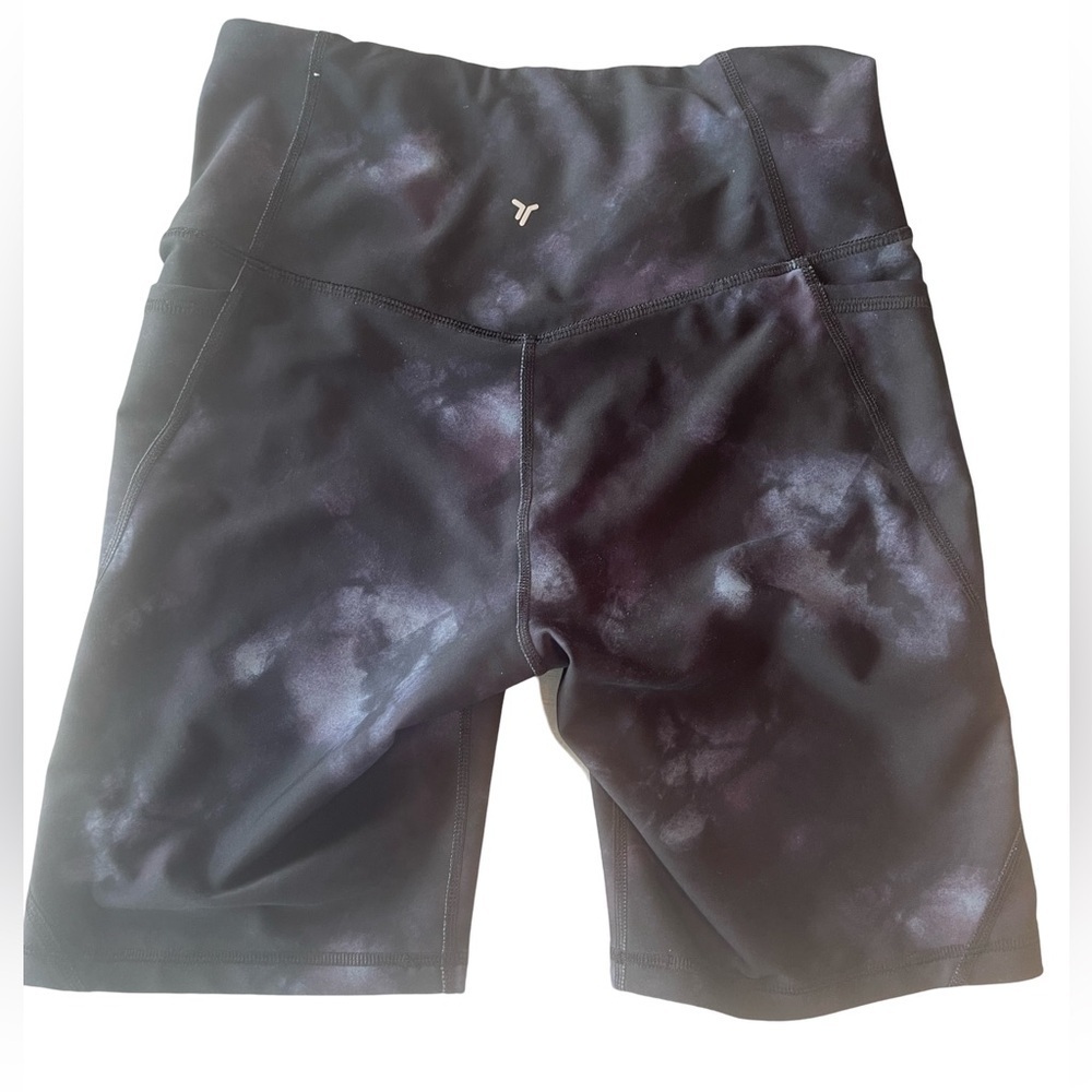 Old Navy Activewear Bike Shorts In Tye Dyed Print - Color Black